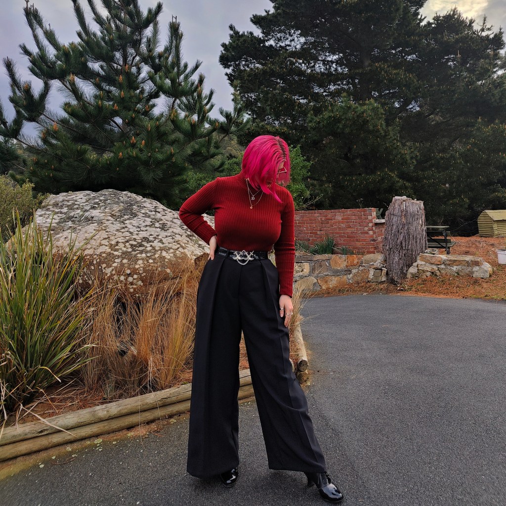 tailored trousers, dad sneakers and an ode to the sock bun of&nbsp;2013